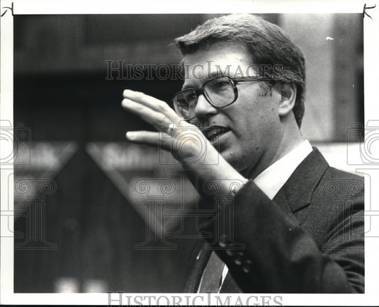 1986 Press Photo State Sen Gary Suhadelnik - cva43636 - Historic Images