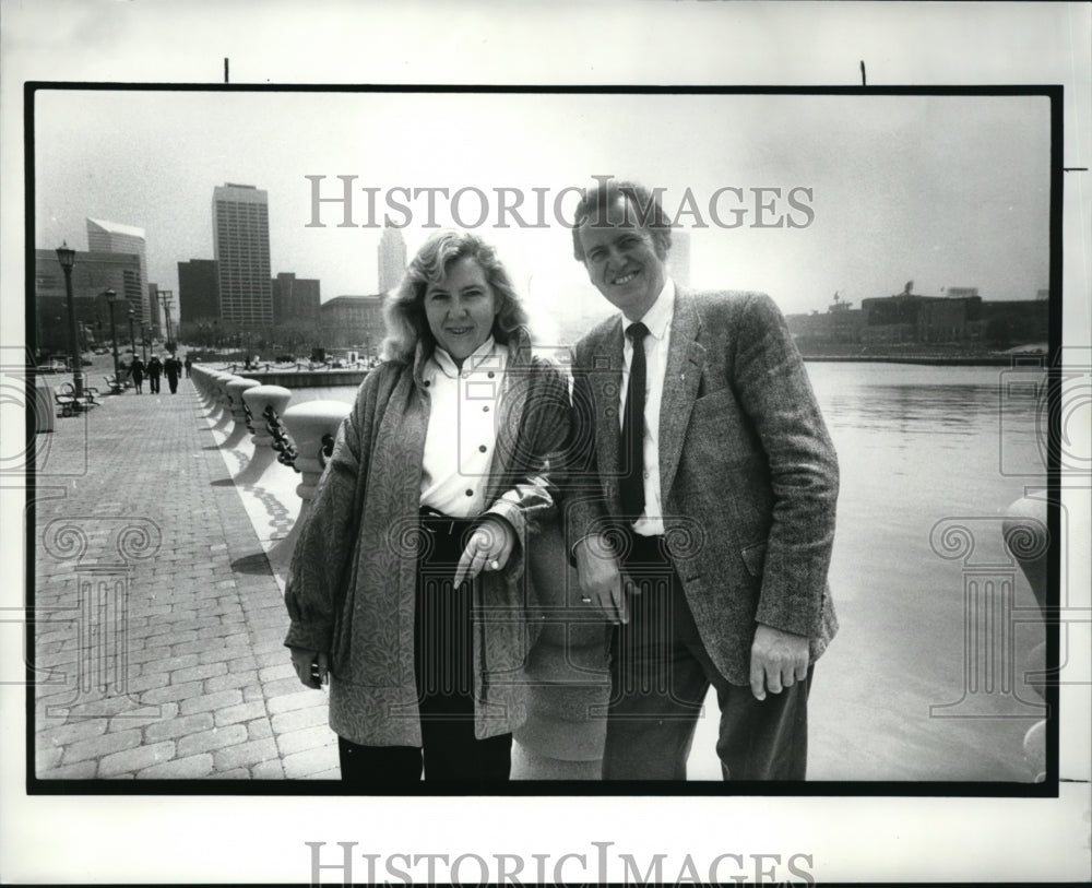 1989 Press Photo Jeannine Sullivan &amp; John Letnik will open a restaurant on boat - Historic Images