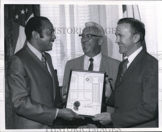 1970 Mayor Carl B Stokes with Warren D Salt & William C Conn - Historic Images