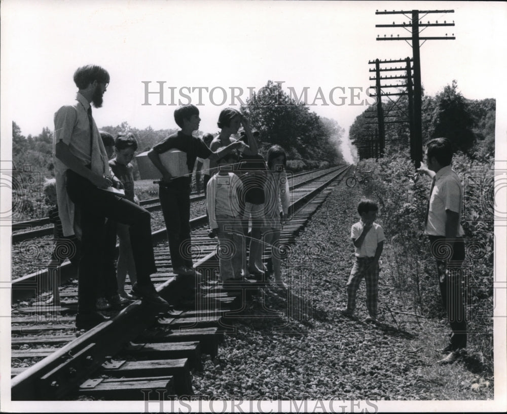 1970 Press Photo Railroad Tracks Leslie O Smith Killed & Mary Fisher Injured - Historic Images