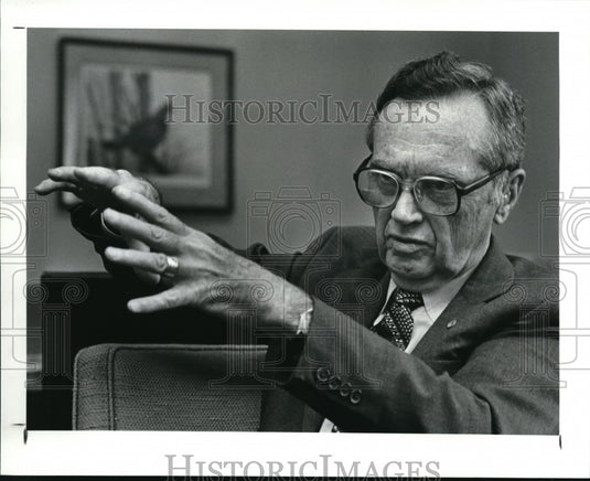 1987 Press Photo Charles Spahr, Retired Chairman of Standard Oil Company - Historic Images