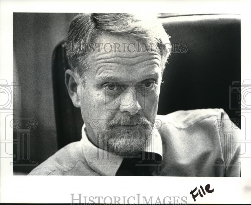 1987 Press Photo Dudley B Thomas, associate publisher of the News Herald - Historic Images