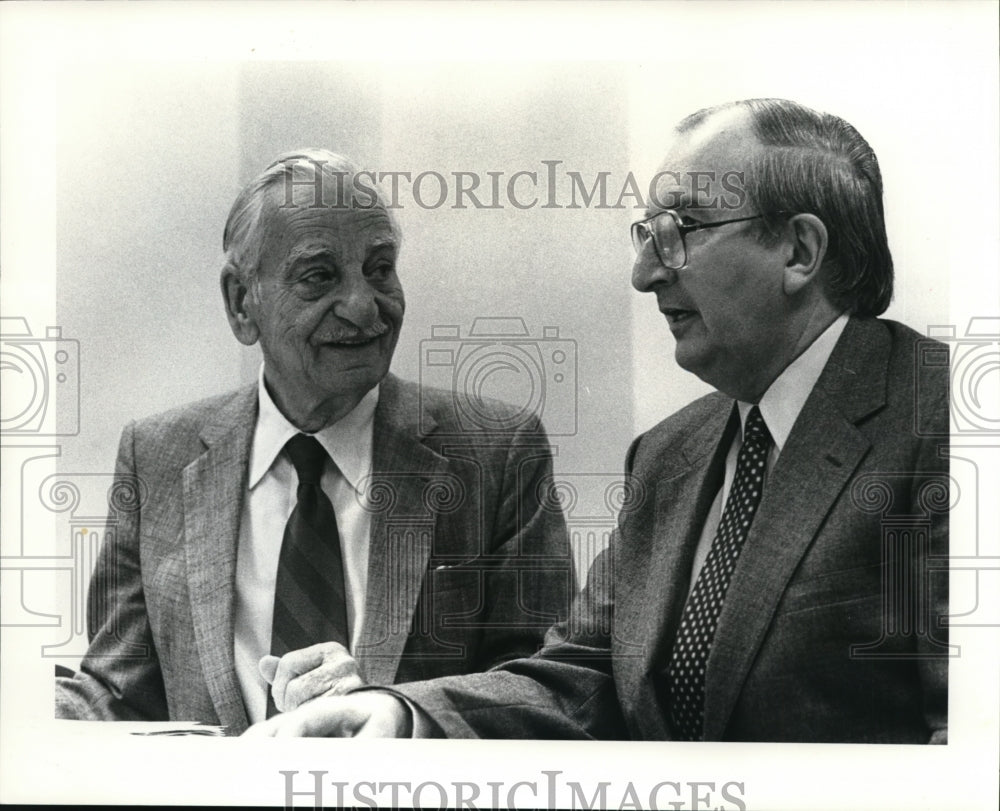 1984 Press Photo Alex E Thomas, Real Estate Salesman with Joseph B Coleman - Historic Images