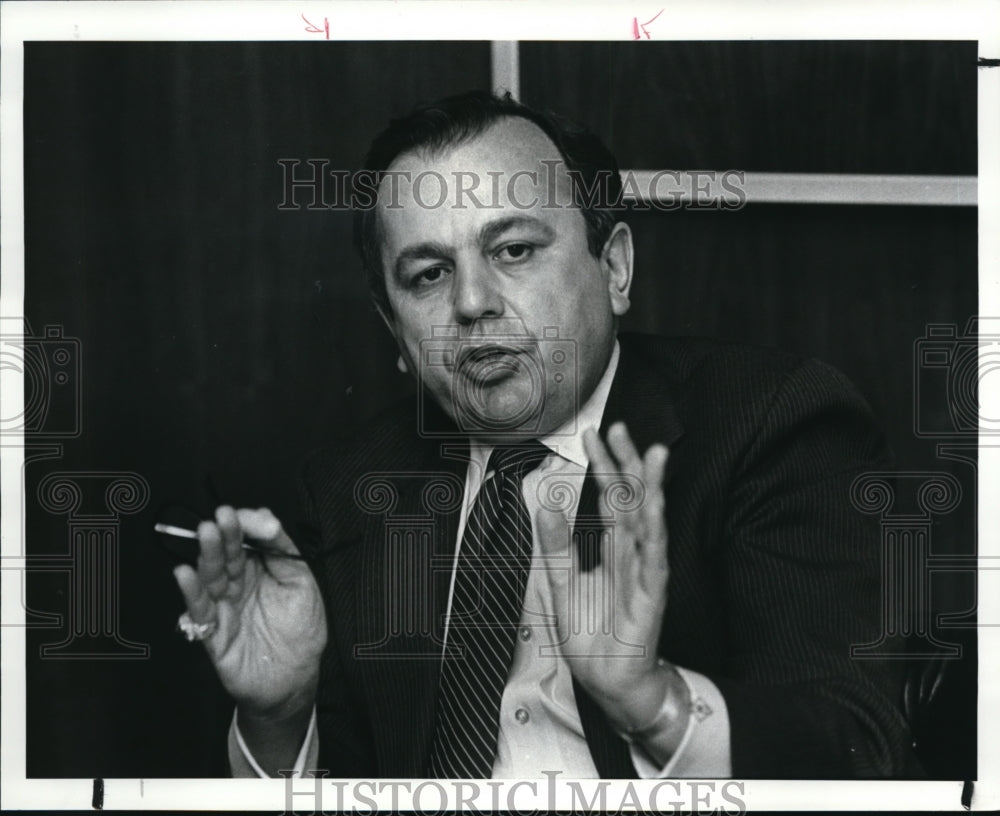 1988 Press Photo Morry Weiss, CEO American Greetings Corp - Historic Images