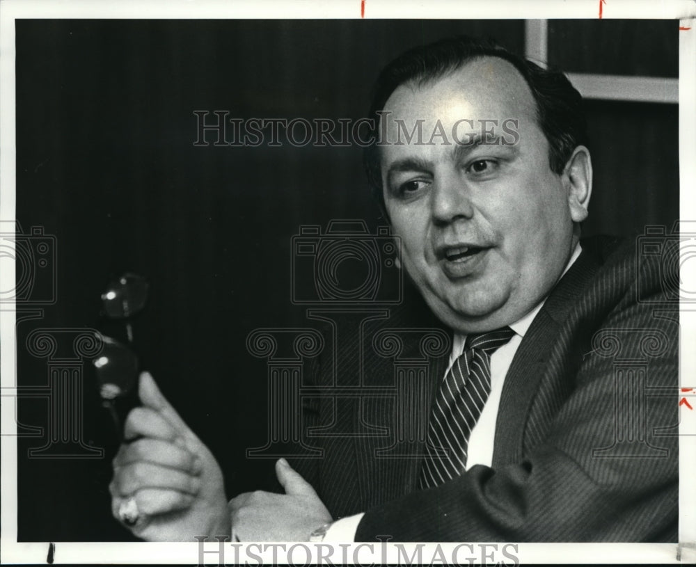 1988 Press Photo Morry Weiss, CEO American Greetings Corp - Historic Images