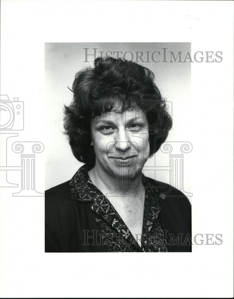 1990 Press Photo Susan Stewart of Benjamin Rose Institute - cva44007 - Historic Images