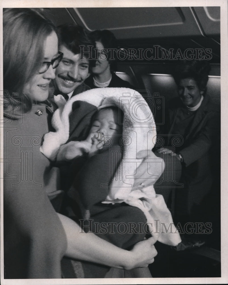 1973 Mr. & Mrs. Joseph Speakman with Adopted Vietnamese Baby Andy - Historic Images