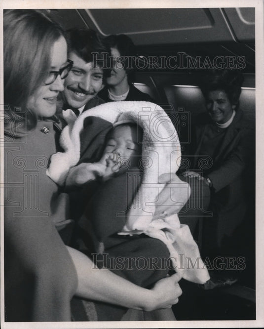 1973 Mr. & Mrs. Joseph Speakman with Adopted Vietnamese Baby Andy - Historic Images
