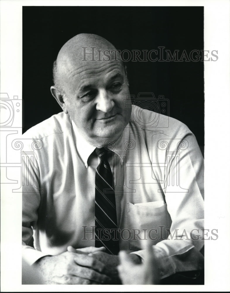 1986 Press Photo Eaton Corp CEO James Stover - Historic Images