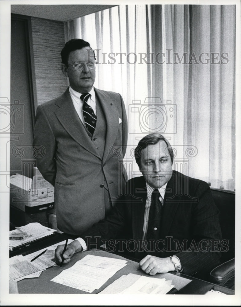 1976 Press Photo Robert H. Stevall and Robert Helmoth - cva44262 - Historic Images