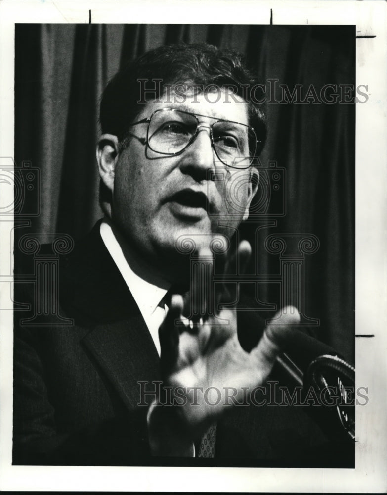 1988 Press Photo Governor John Sununu of North Hampshire speaks at City Club-Historic Images