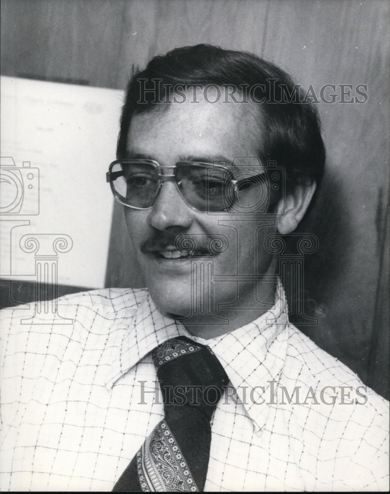 1977 Press Photo Eric C Swenson, VP of Platers Supply Co - Historic Images