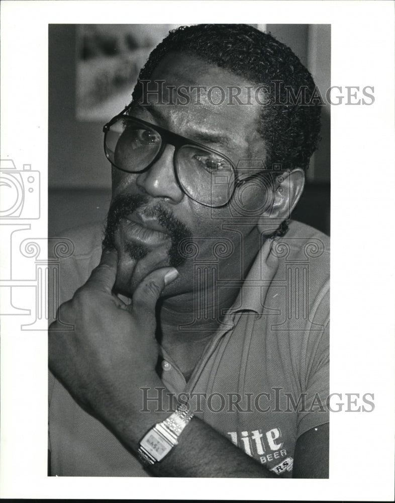 1985 Press Photo Bubba Smith in town to sell his new video tape - Historic Images