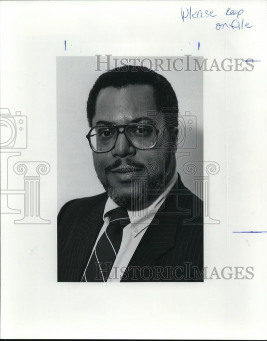 1991 Press Photo Dennis Tatum, Superintendent of Real Estate, Ohio Real Estate D - Historic Images
