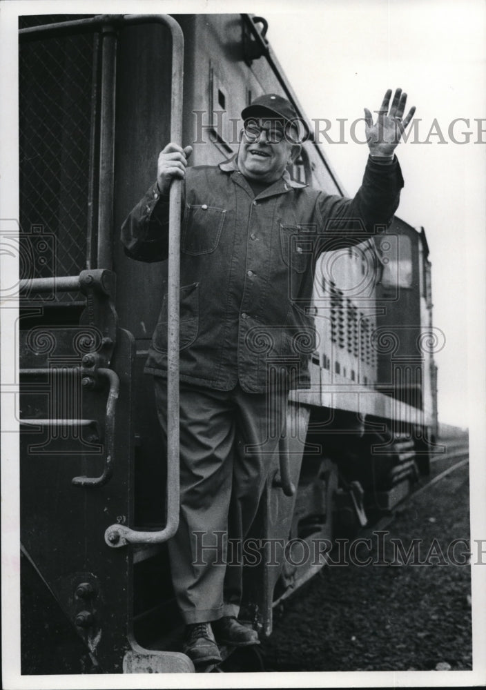 1972 Press Photo Penn Central Contract Engineer, Albert G. Spradlin-Historic Images