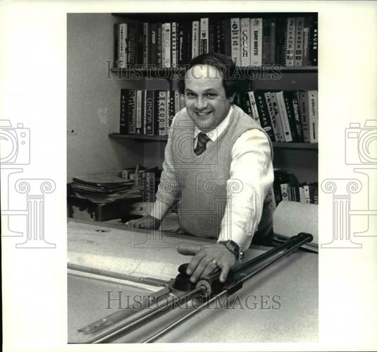 1985 Press Photo Peter Tudela Pres. of Precision Electric - Historic Images