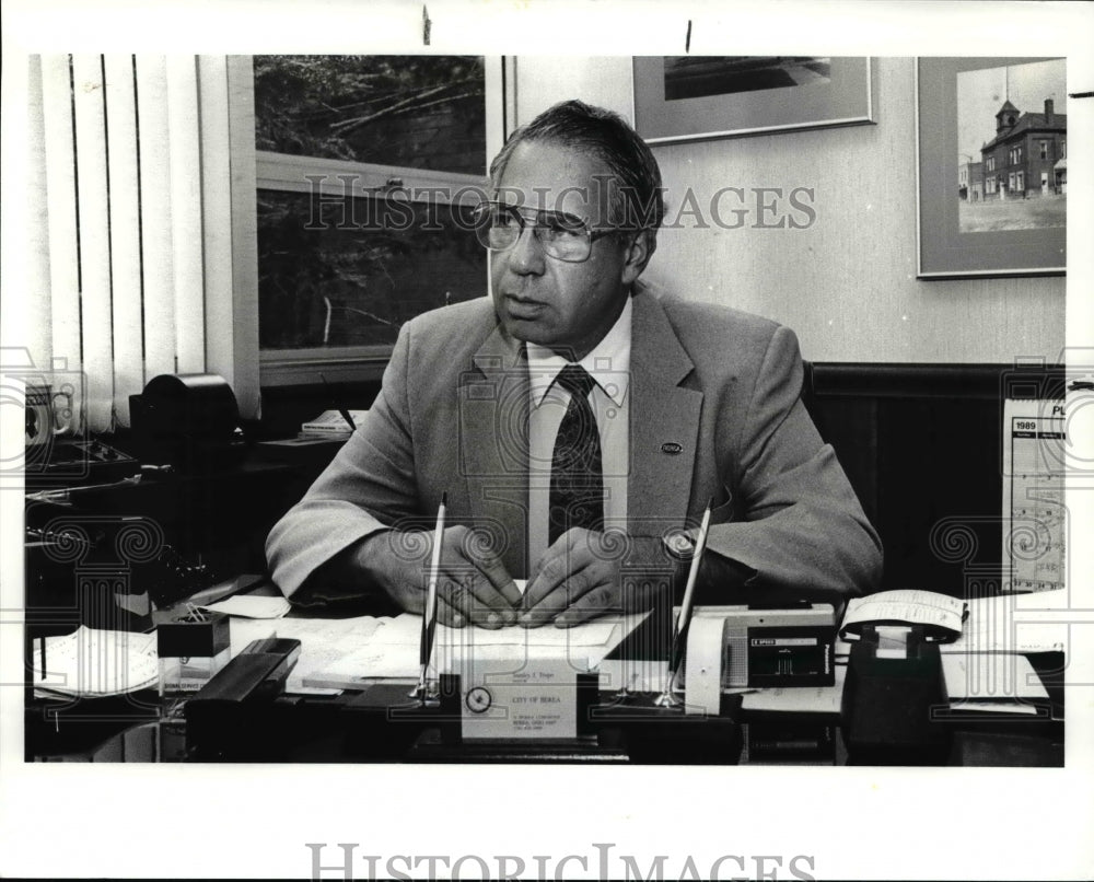 1989 Press Photo Mayor Stanley J.Trupo, Berea - Historic Images