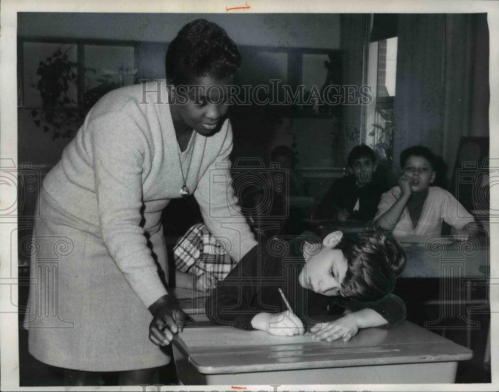 1967 Press Photo Mrs. Irita Walker with her student John Giguere-Historic Images