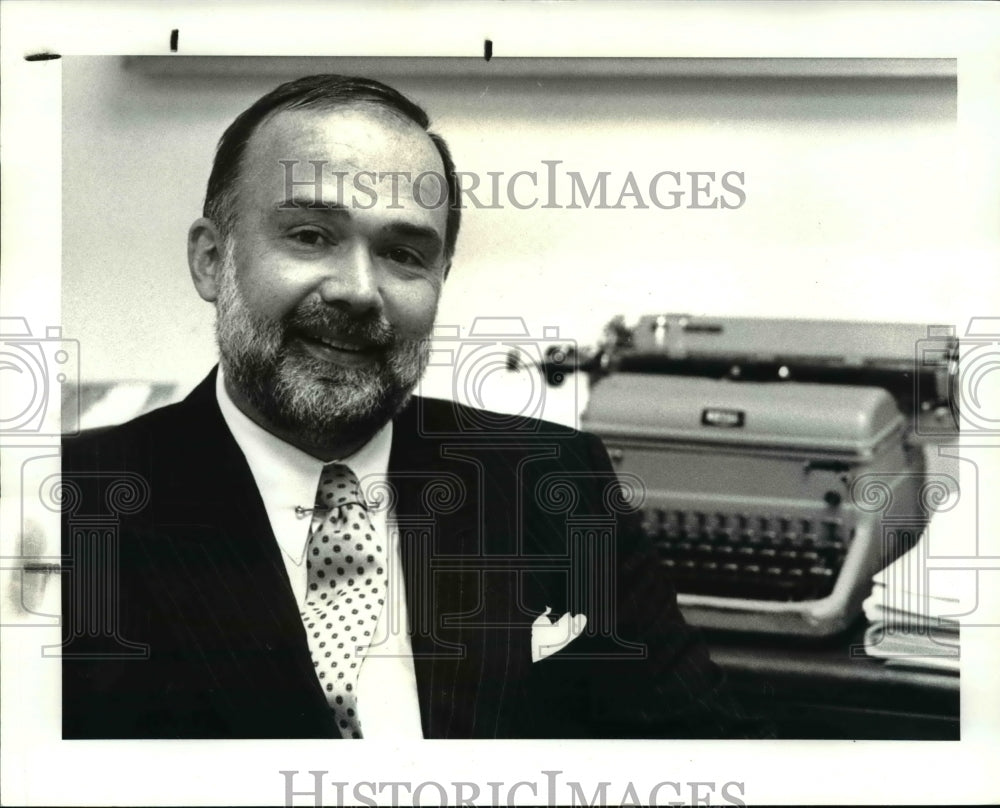 1987 Press Photo Ronald W Watt of Watt ROOP Company - Historic Images