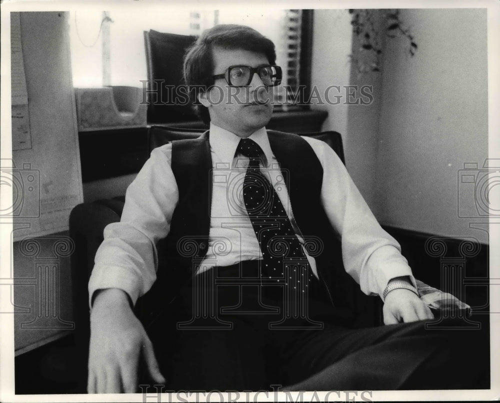 1979 Press Photo Ed Waxman playing Commissioner at City Hall - Historic Images