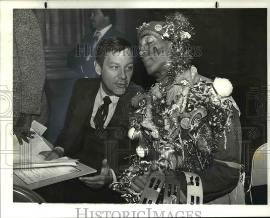 1983 Press Photo Mayor George Voinovich and Hugh Morgan Brother Blue - cva44934-Historic Images