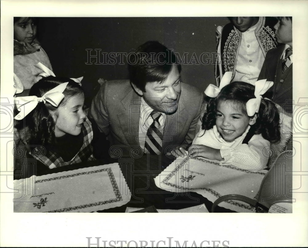 1979 Press Photo Voivonich with Mary Boukis and Alexis Boukis - cva44951 - Historic Images