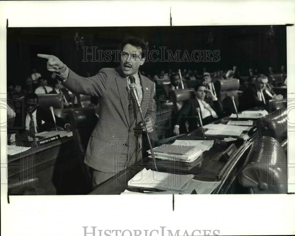 1989 Press Photo Jay Westbrook at the Ameritrust tax abatement - Historic Images