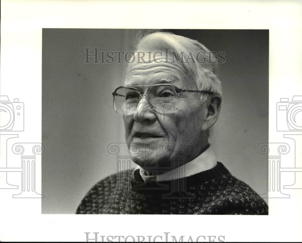 1988 Press Photo Richard Wherley at Interview on Nuclear Demonstrators - Historic Images