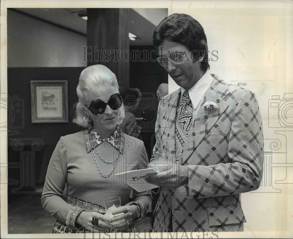 1972 Press Photo Mr. and Mrs. William Spang III at the Picasso exhibit-Historic Images