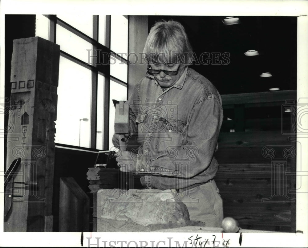 1991 Press Photo Will Trout working on furniture for model house - cva45120 - Historic Images