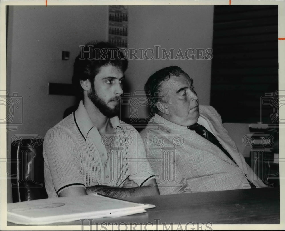 1978 Press Photo Suspect Thomas Shaughness with lawyer Donald Zimmermah - Historic Images