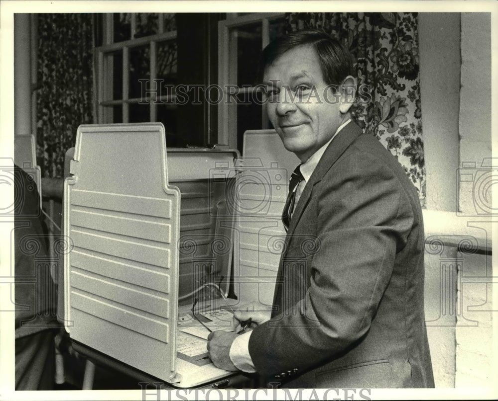 1985 Press Photo Mayor George Voinovich - Historic Images