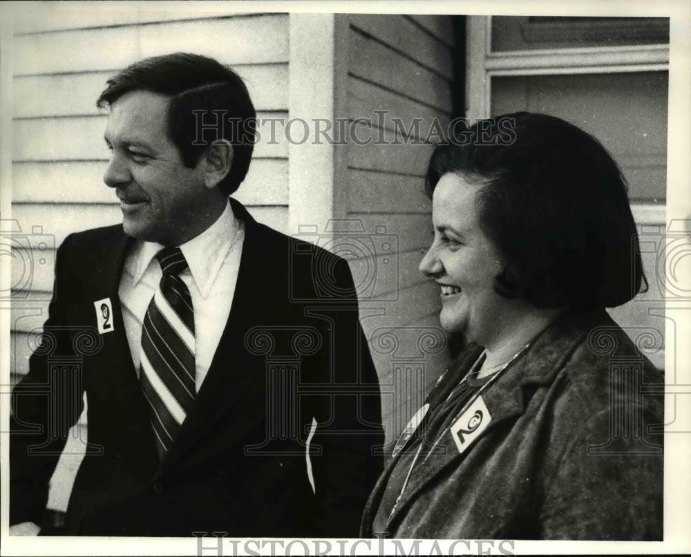 1979 Press Photo George Voivonich with Congressman Nancy Rose - Historic Images