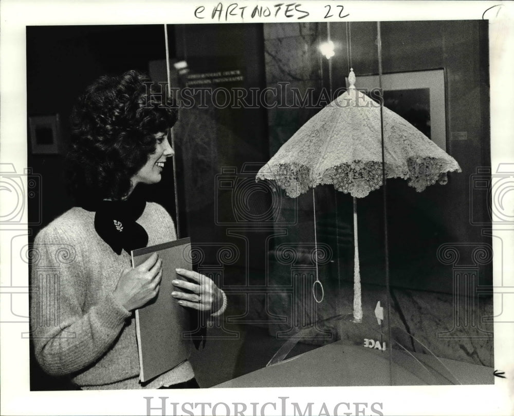 1987 Press Photo Anne E. Wardwell at the Cleveland Museum of Art - Historic Images