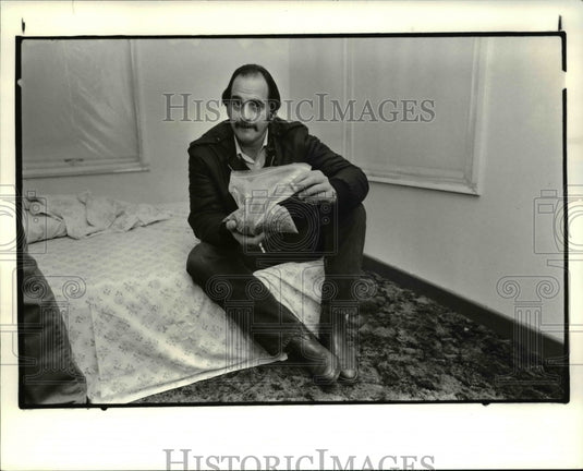 1982 Press Photo Sergeant Perry Ward of the Cleveland Police Narcotics Unit - Historic Images