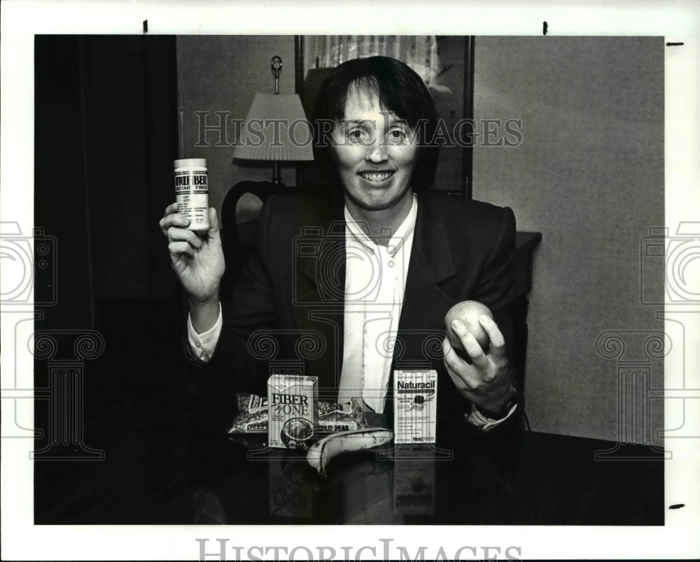 1987 Press Photo Joanne Slavin, fiber expert at the dairy council lunch-Historic Images