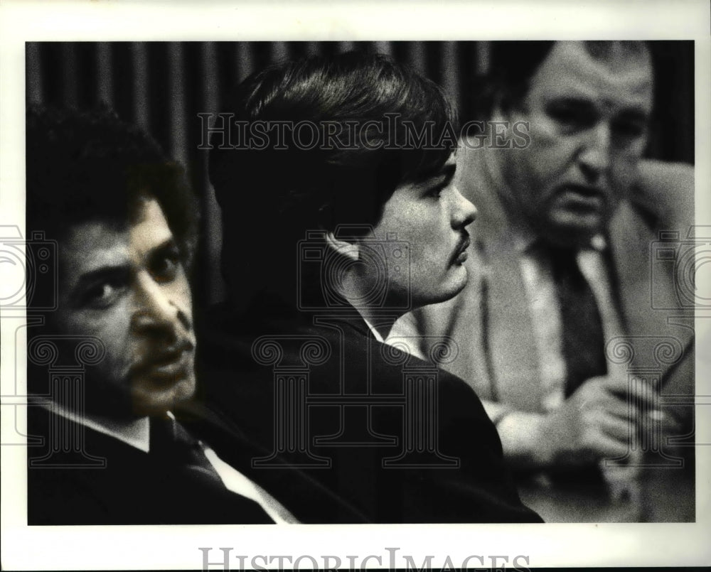 1988 Press Photo Billy Slagle with lawyers G. Bradley, Jr. &amp; J. Ross Haffey, Jr. - Historic Images