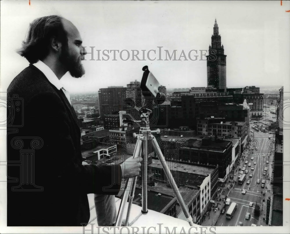 1977 Press Photo Paco Underhill Pedestrian &amp; Traffic Survey from Nat&#39;l City Bank - Historic Images