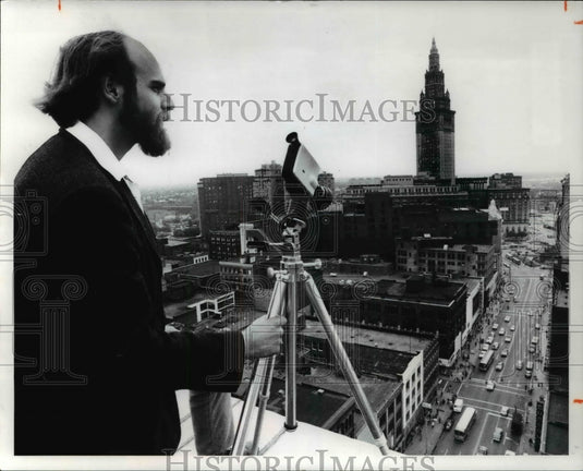 1977 Press Photo Paco Underhill Pedestrian & Traffic Survey from Nat'l City Bank - Historic Images