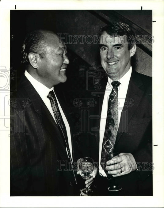 1991 Press Photo Sam Sato Tom Trudell at Cleveland Institute of Music Benefit-Historic Images