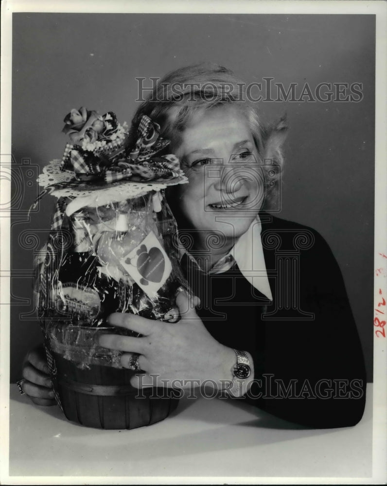 1976 Press Photo Mrs. Isabelle Tener - Historic Images