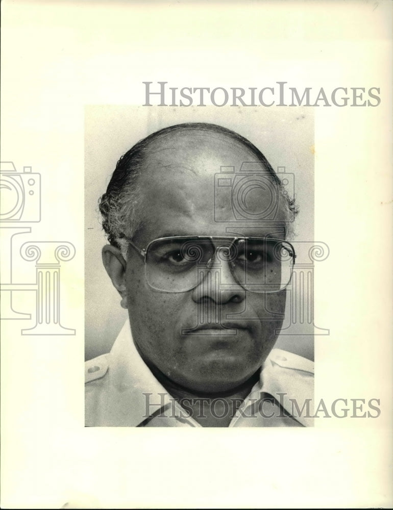 1989 Press Photo Marvin Walker Wearing Glasses - cva45570 - Historic Images