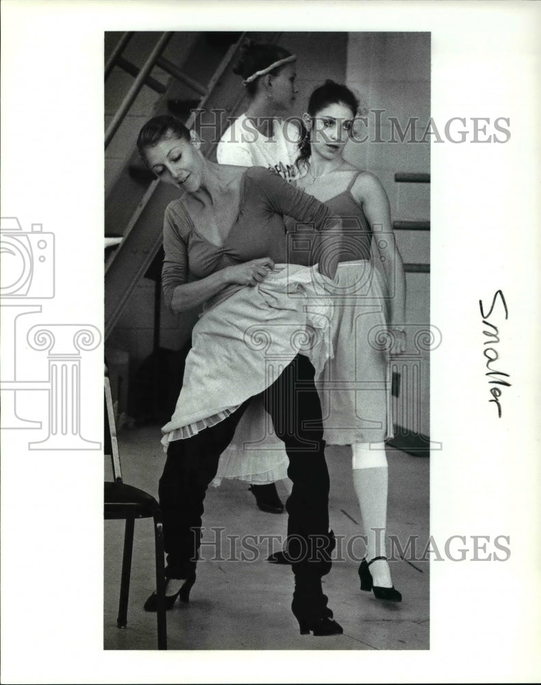 1989 Press Photo Dance Captain Ginger Thatcher of My Fair Lady - cva45752-Historic Images
