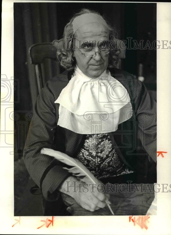 1981 Press Photo Frank Strang As Benjamin Franklin - cva45952-Historic Images