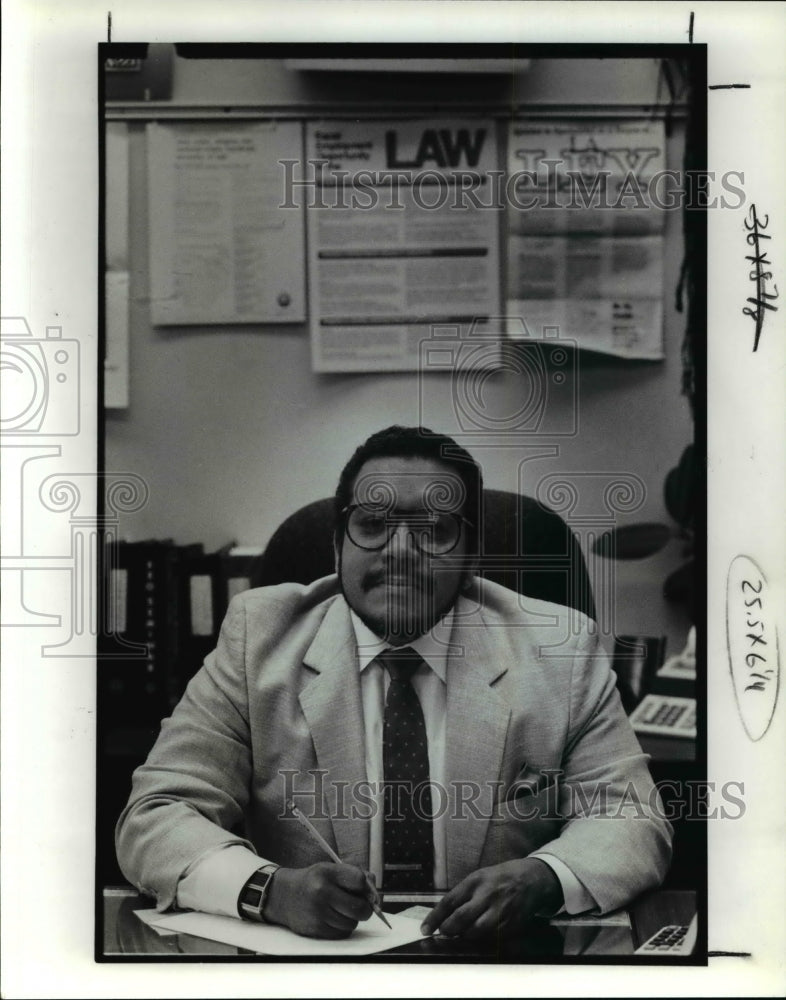 1991 Press Photo Carl Wallace Director of Equal Opportunity Affairs Office - Historic Images