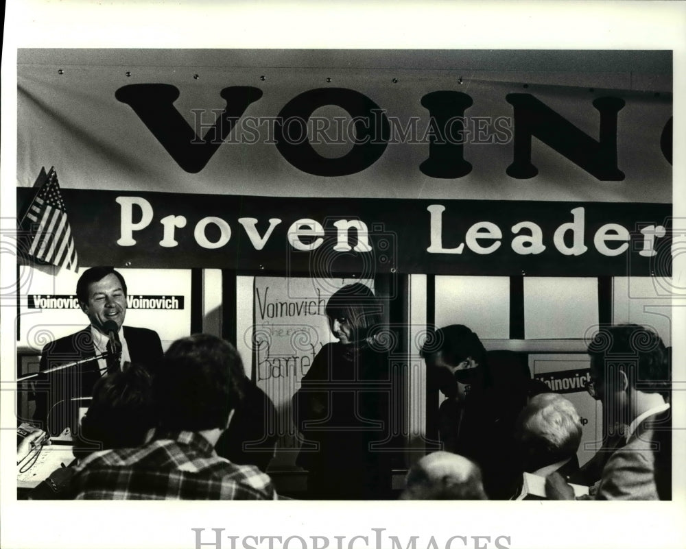 1985 Press Photo Mayor George Voinovich proves he can be re-elected - Historic Images