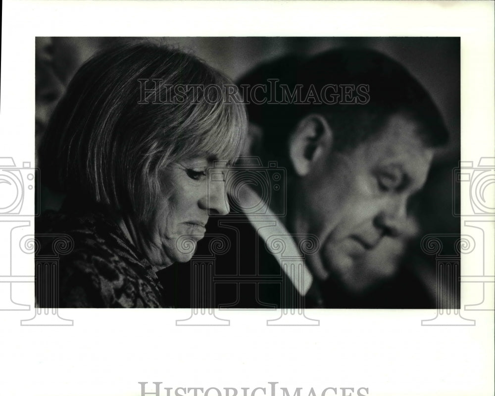 1991 Press Photo Janet &amp; George Voinovich, ceremony in memory of daughter Molly-Historic Images