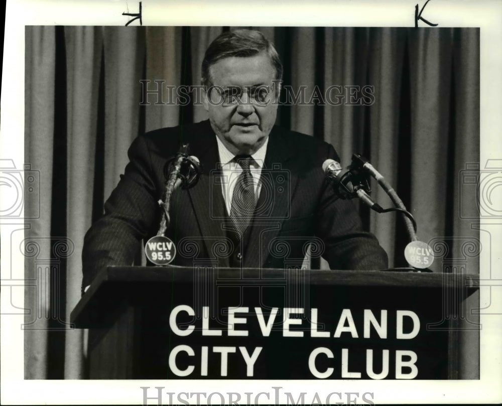 1984 Press Photo Dr. William B. Walsh Speaker At The City Club - Historic Images