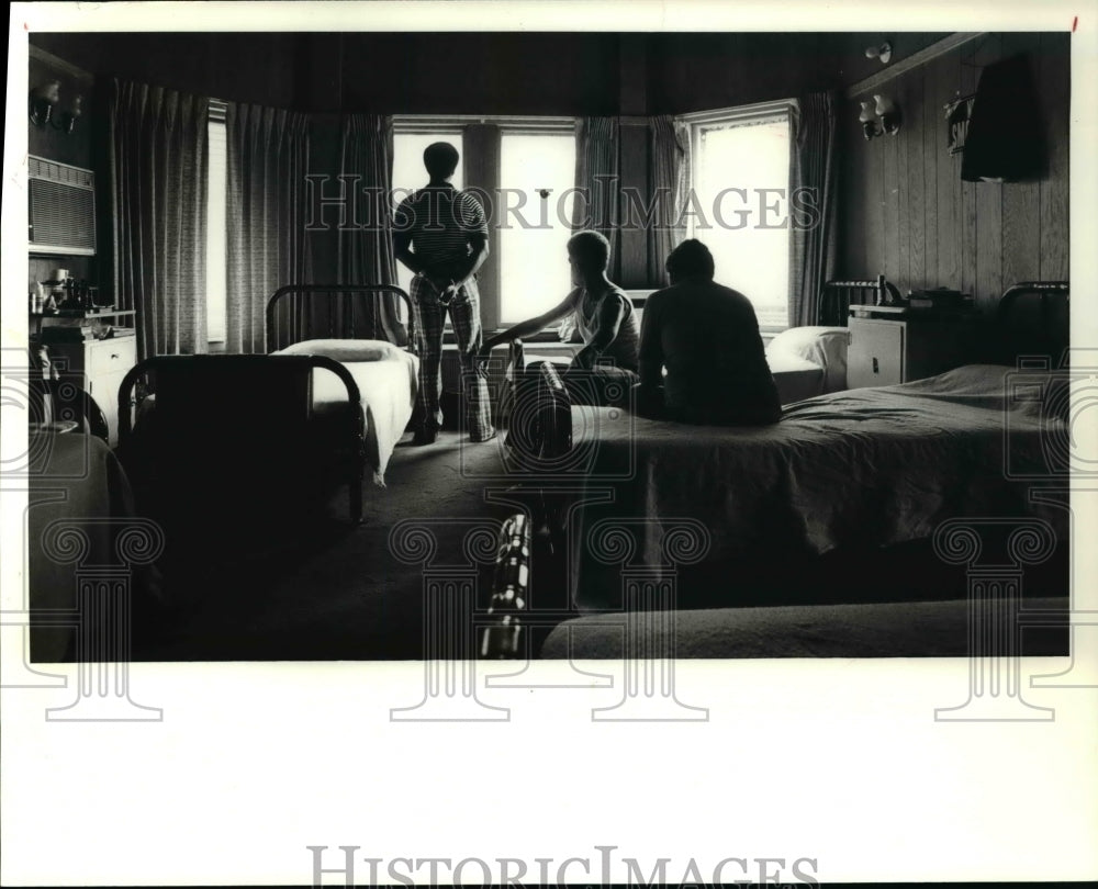 1980 Press Photo Alcoholics - Historic Images