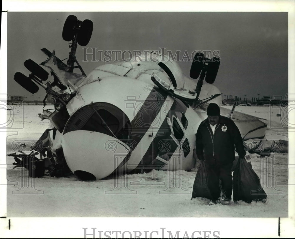 1991 Press Photo Wreckage of a DC-9 cargo plane-Historic Images